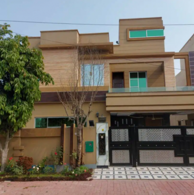 BeautiFul House Sector C Bahria Ton Lahore 12 Marla Owner Built.