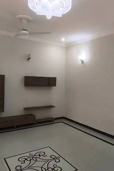 Beautiful House 12 marla Near Park Janipar Block Bahria Town 