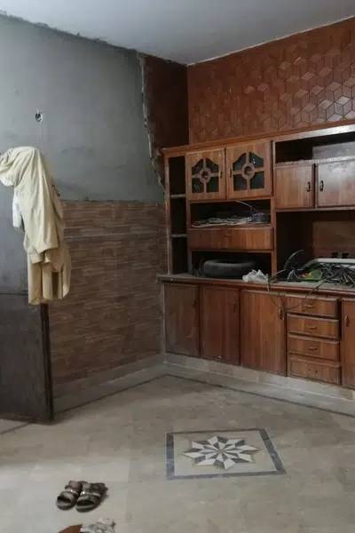 Beautiful House 10 marla For Urgent Sale In Umar Block,Prime Location.