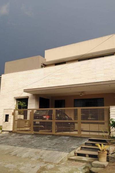 1 Kanal House for Sale in E-11/2 Islamabad, E-11