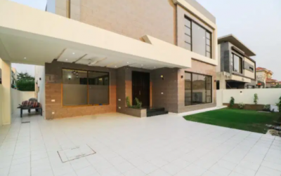 1 Kanal Modern Design Bungalow For Sale hot Location Reasonable