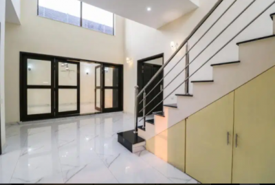 1 Kanal Modern Design Bungalow For Sale hot Location Reasonable