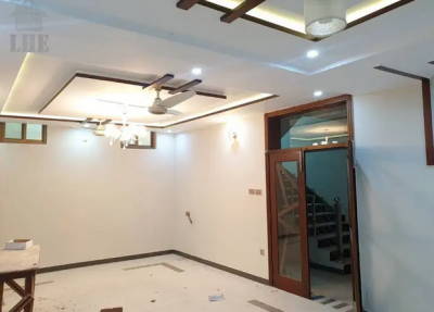 1800 Square Feet Corner House For Sale In Wapda Town.