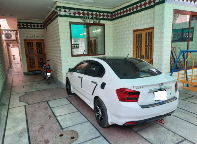 12 Marla Slightly Used House for Sale In Lahore