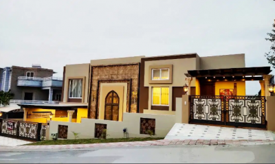 20 Marla Victorian Design Furnished Bungalow Up For Sale In DHA II