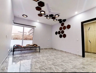 1 kanal brand new designing and beautiful bungalow up for sale