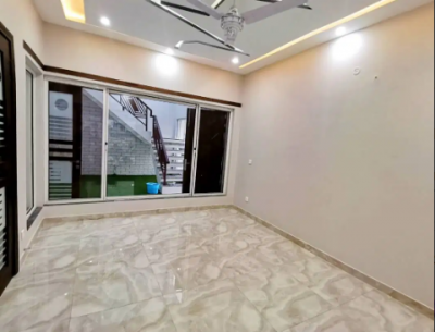 1 kanal brand new designing and beautiful bungalow up for sale