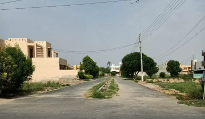 7 MARLA PLOT IN Gated SOCIETY NEAR SADDAR BAZAAR MULTAN