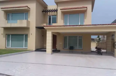 Bahria town, phase 7, kanal luxuriously house, dream location investor